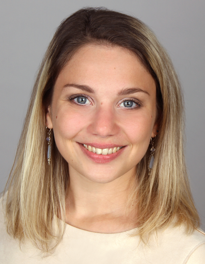 Flavia Matarrese - Holalemania | Flavia si é trasferita in Germania dall´Emilia Romagna all´etá di 20 anni senza conoscere una parola di tedesco, ottenendone la certificazione C1 dopo un solo anno di corso al Goethe Institut. Dopodiché, grazie a una borsa di studio ottenuta presso l´Universitá di Amburgo, si é laureata in russo e romanistica, e presto inizierá il master in plurilinguismo. Nel tempo libero adora i concerti, viaggiare, e confrontarsi costantemente con lingue e culture diverse.
