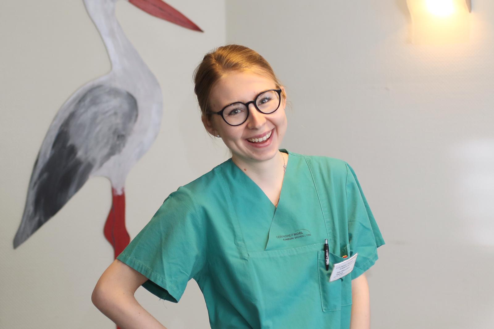 Gilia é a segunda do grupo de enfermeiras e parteiras a chegar à Alemanha. Ela estava cansada de esperar em Itália, até que o mundo inteiro voltasse à normalidade.